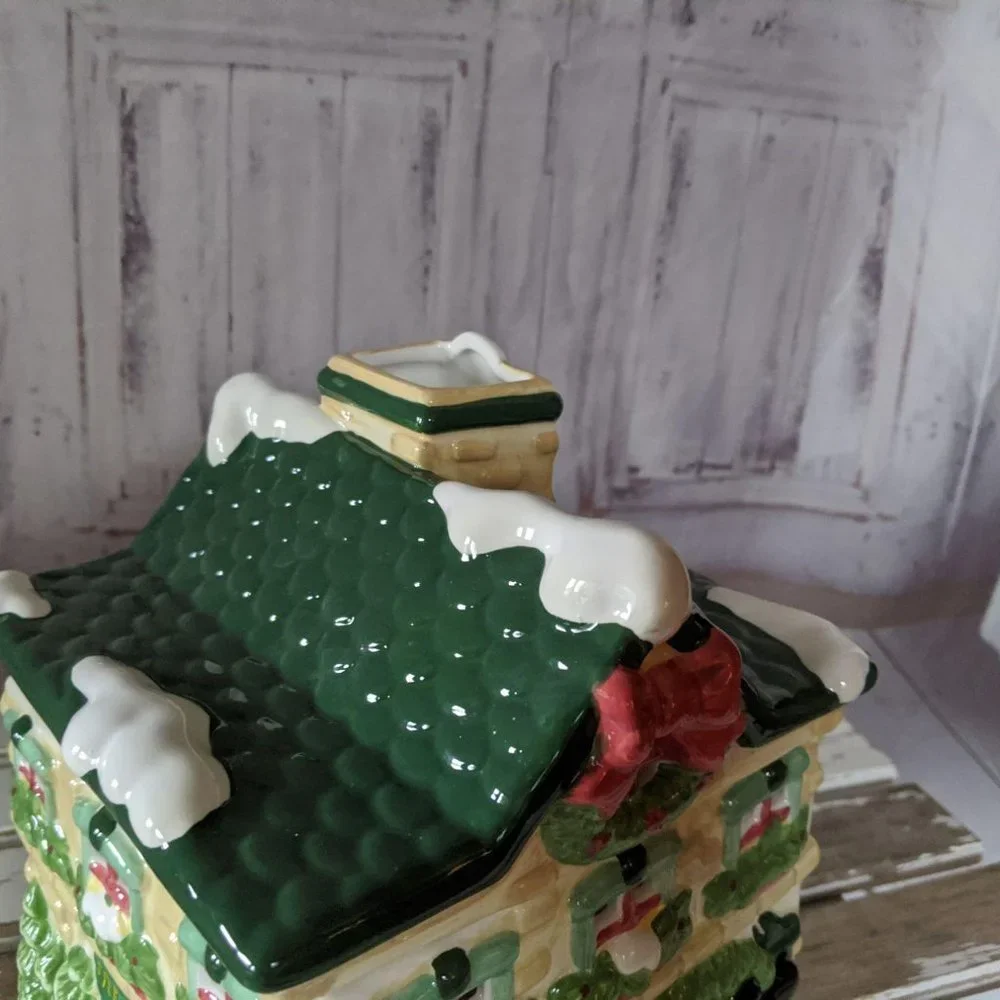Teleflora Disney ftd Xmas cookie‎ jar flower shoppe